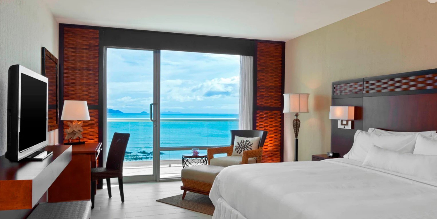 Deluxe Guest room, 1 King, Ocean view, Balcony
